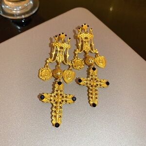 Second-hand earrings, earring accessories